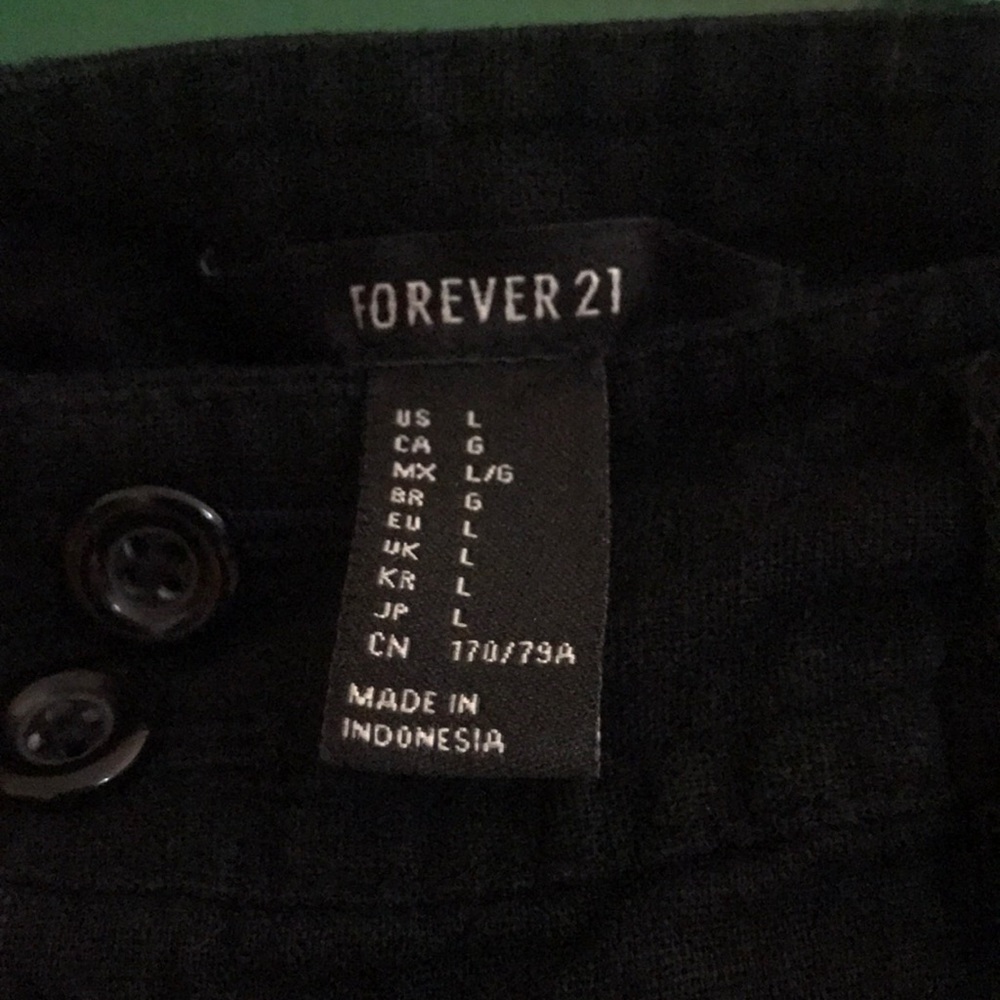 Black shorts - Picture 5 of 5